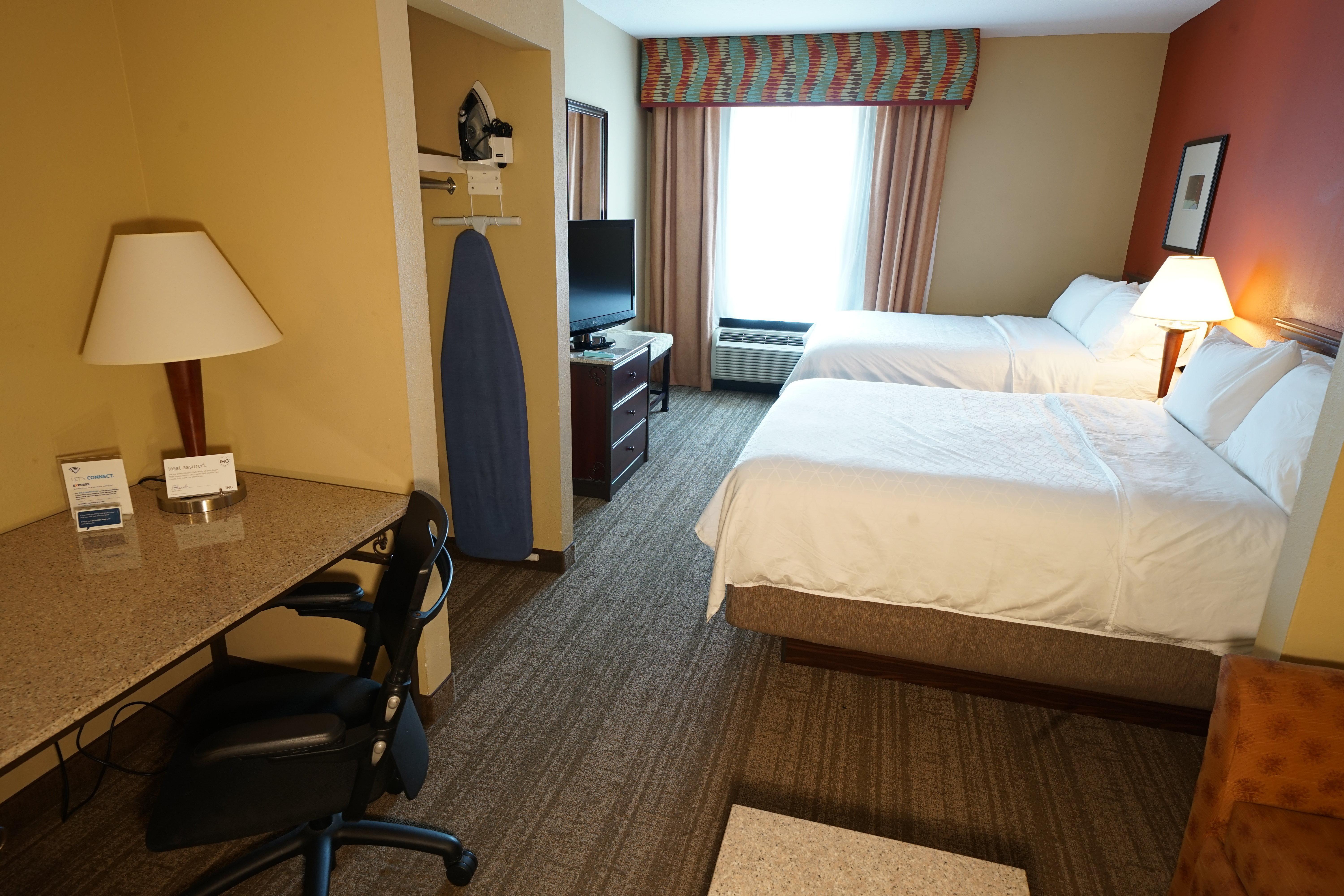 Holiday Inn Express Hotel & Suites Tampa-Oldsmar, An Ihg Hotel Buitenkant foto